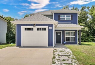 Building Photo - 1196 Cottonwood Dr