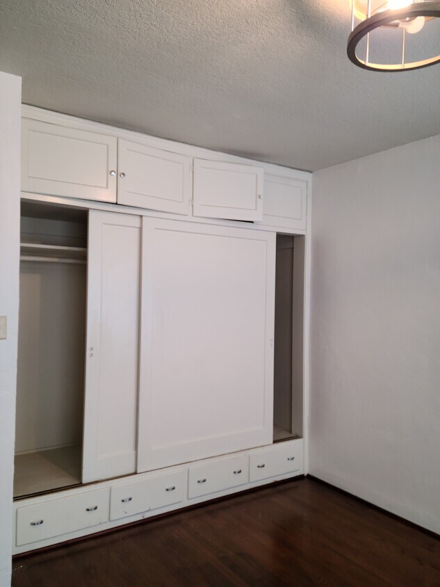 Building Photo - 1493 N Harrison Ave