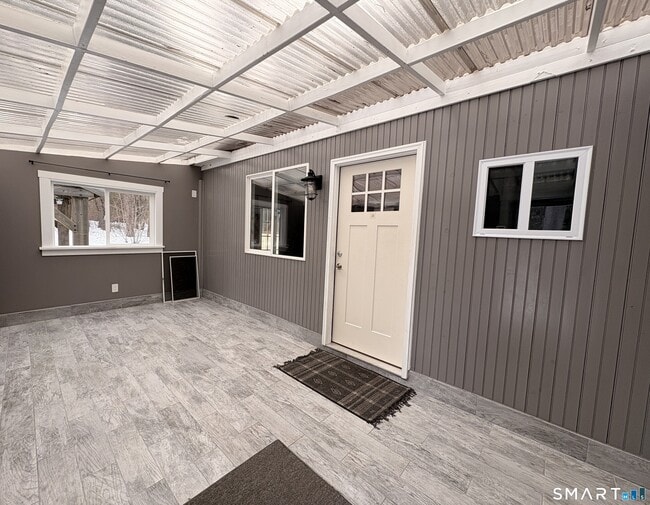 Building Photo - 104 Cottage Rd