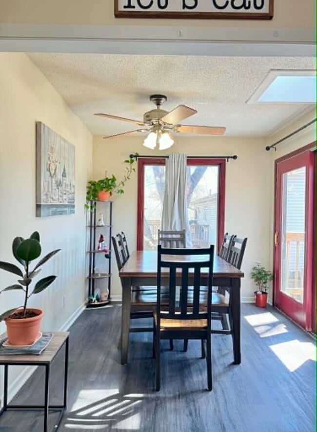 Building Photo - 7417 Meadowwood Dr
