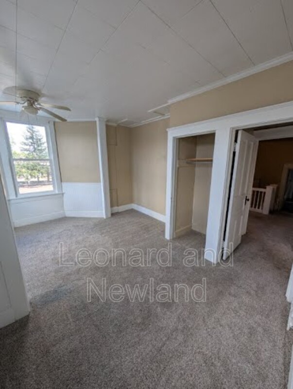 Foto del edificio - 1330 Maple Ave