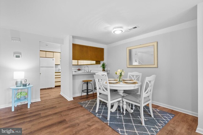 Building Photo - 19946 Drexel Hill Cir