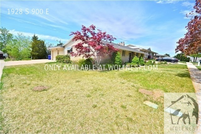 Building Photo - No Security Deposit Option! Beautiful 4 Be...