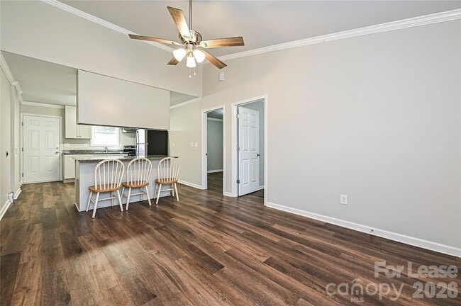 Building Photo - 302 E Hudson St