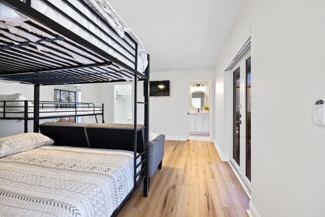 Building Photo - Pool Home for rent