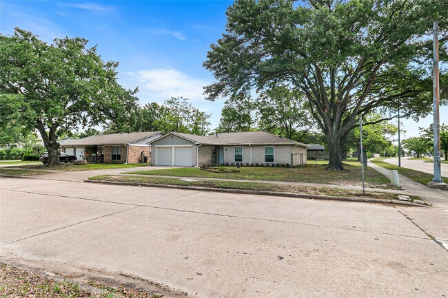 Building Photo - 9002 Bunny Run Dr