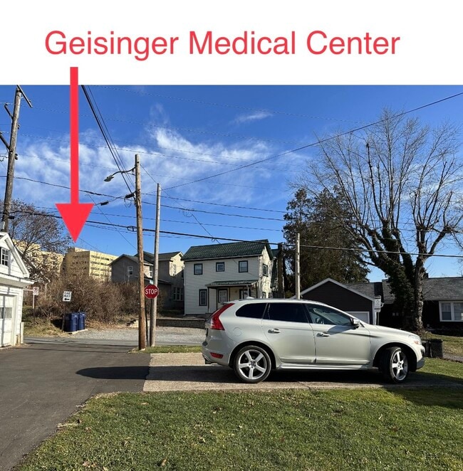 Building Photo - 938 Cherry St