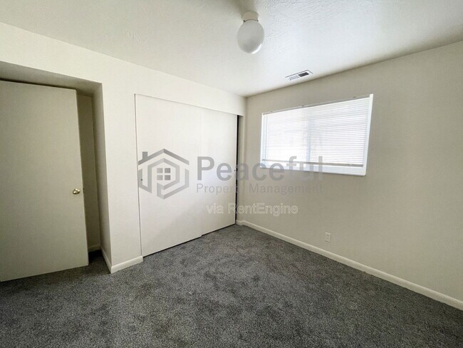 Foto del edificio - 4693 S Arlington Park Dr