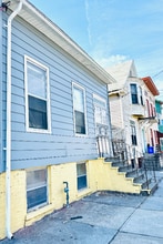 Building Photo - 502 1st St