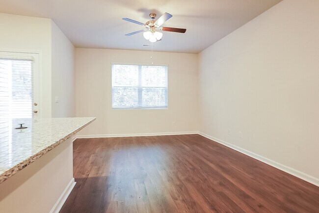 Foto del edificio - 3 Bedroom Townhome in Augusta