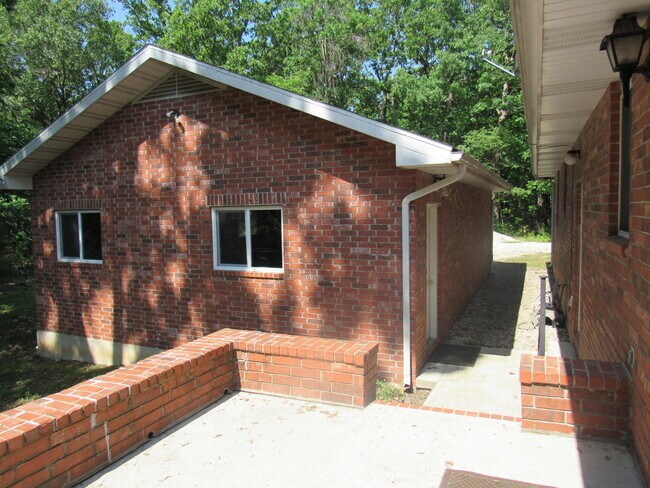 Foto del edificio - 171 Lookout Ln