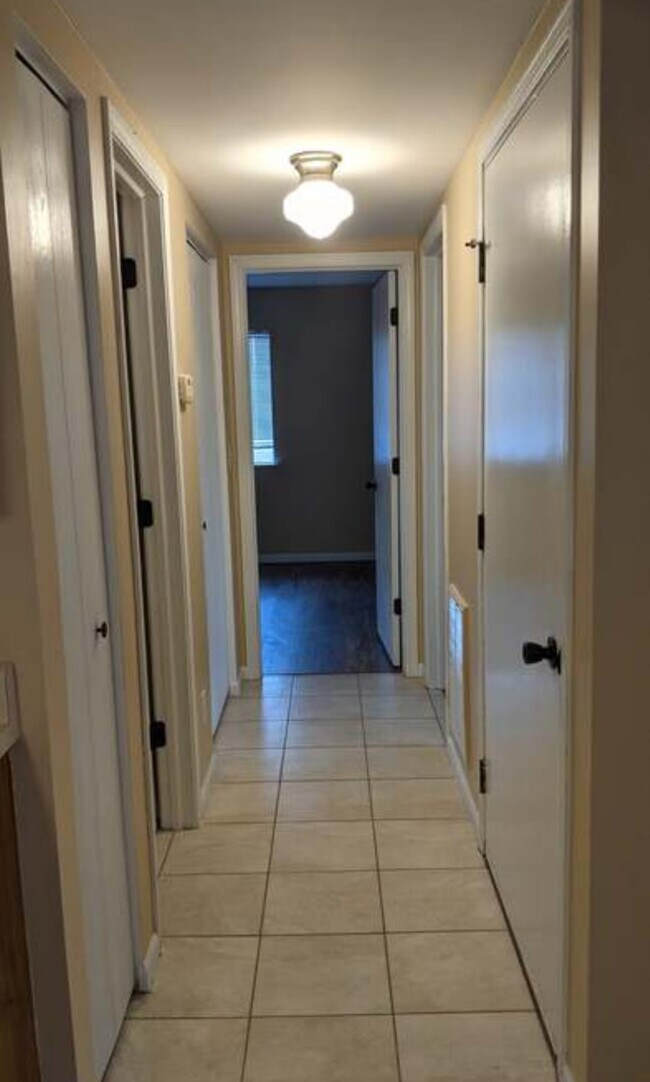 2301 Bicentennial Ave Unit 10, Crest Hill, IL 60403 Condo for Rent in