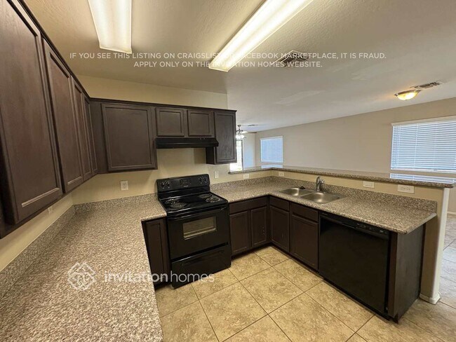 Building Photo - 3208 S 162nd Ln