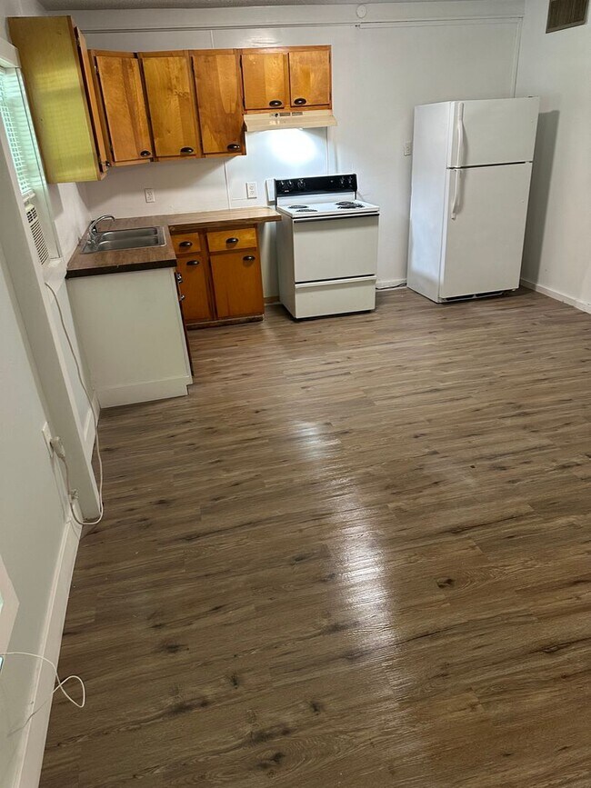 Foto del edificio - 44210 S Range Rd