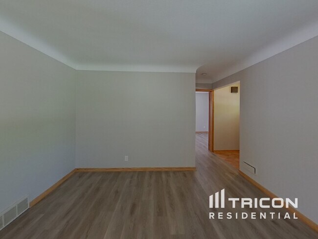 Foto del edificio - 6409 Rolf Ave