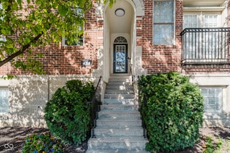 Building Photo - 420 E Ohio St