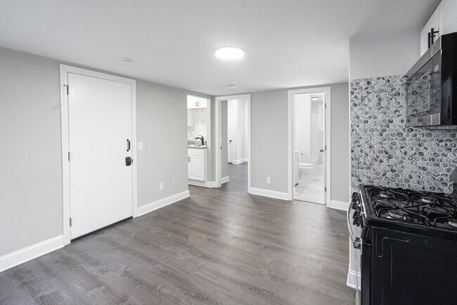 Foto del edificio - 100 Eastern Ave