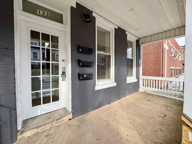 Foto del edificio - 133 W Maple St