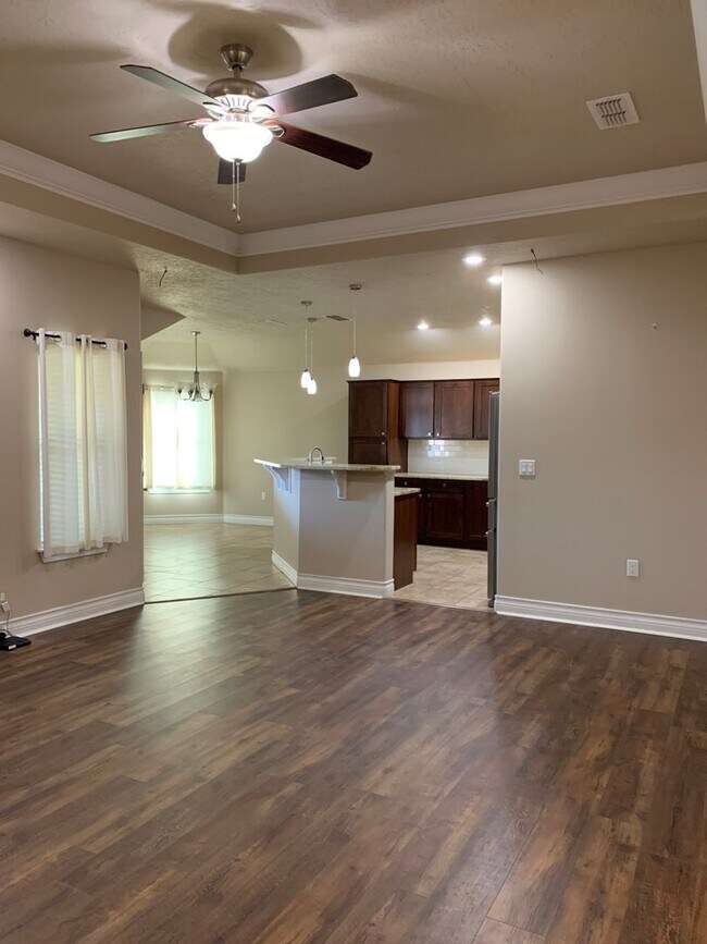 Building Photo - 116 Mariposa Clovis NM