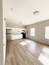Building Photo - 146 Hamilton Ave