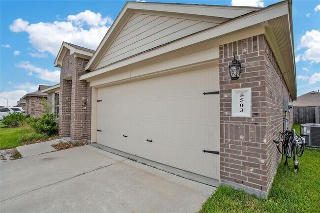 Foto del edificio - 5503 Creekside Ridge Trail