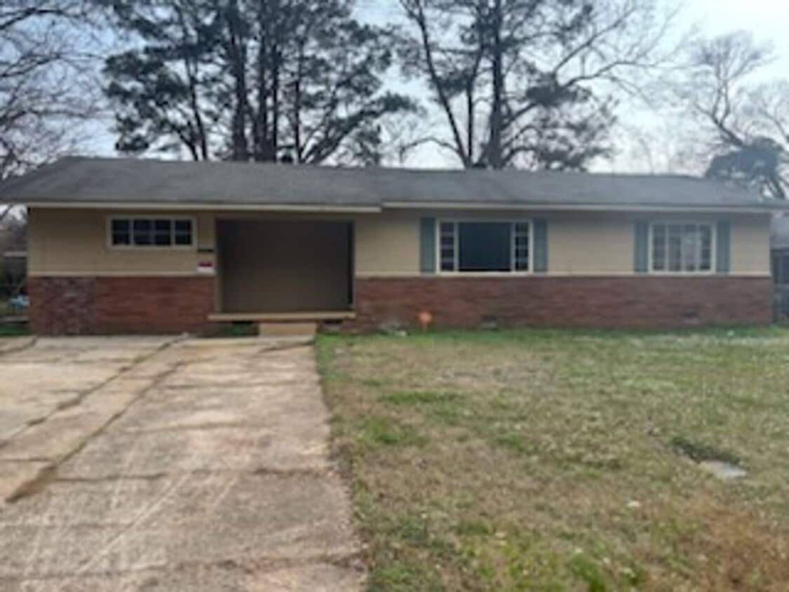 Photo - 335 Cummins Street Jackson, MS 39204