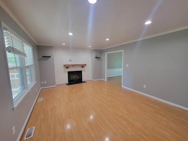 Building Photo - 1708 Oak Pl Ct