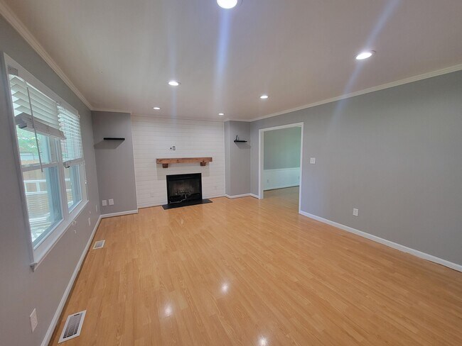 Foto del edificio - 1708 Oak Pl Ct