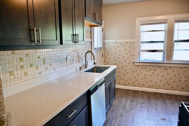 Cocina - 2477-2479 N Dousman St