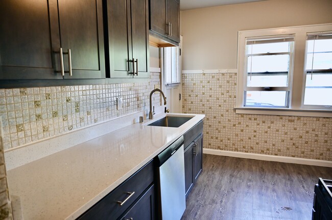 Kitchen - 2477-2479 N Dousman St