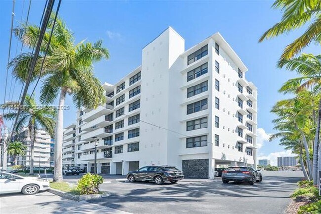 Foto del edificio - 10101 E Bay Harbor Dr