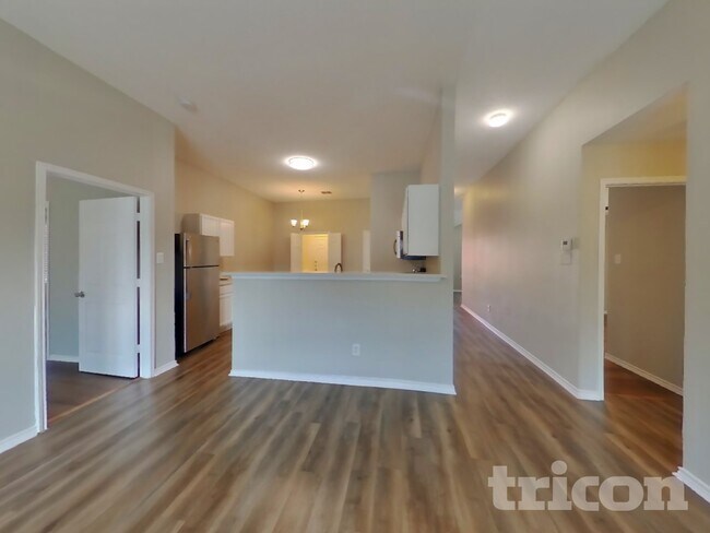 Foto del edificio - 2000 Natchez Dr