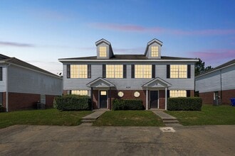 Building Photo - 625 Mill Stone Bluff