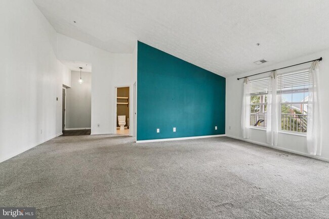 Foto del edificio - 2444 Blue Spring Ct
