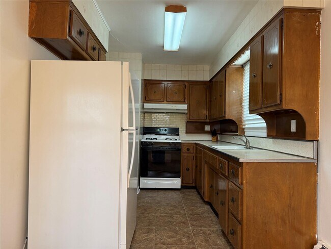Foto del edificio - 42-12 77th St