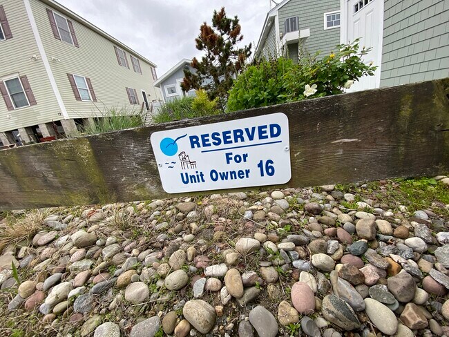 Foto del edificio - 16 Shoreline Dr