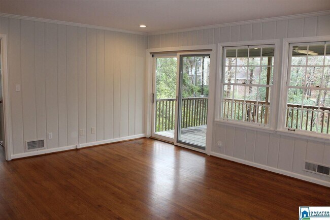 Foto del edificio - 3321 Sandhurst Rd