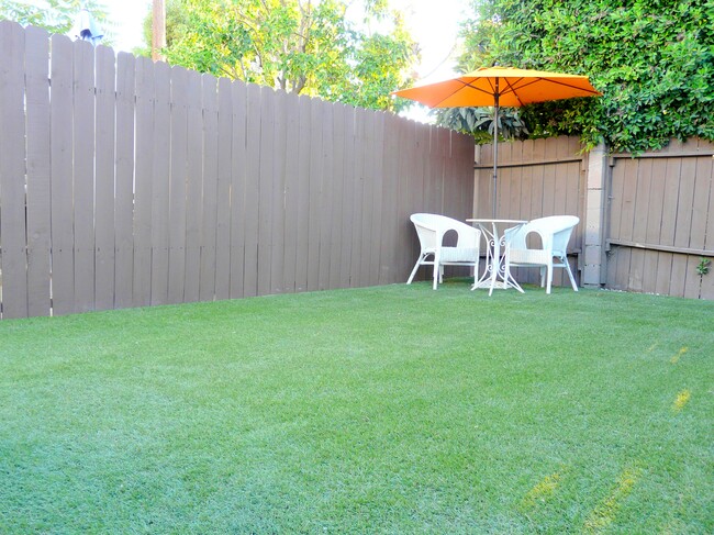 Private Backyard - 319 McHenry Rd