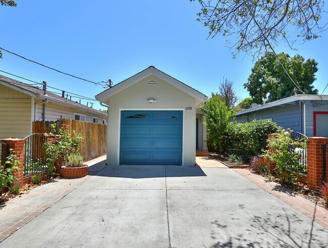 Building Photo - 1358 Windermere Ave