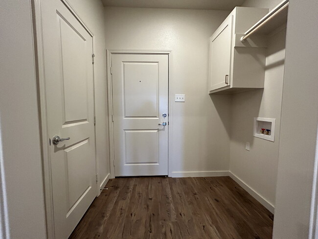 Foto del edificio - Brand New Duplex in Frenship East!