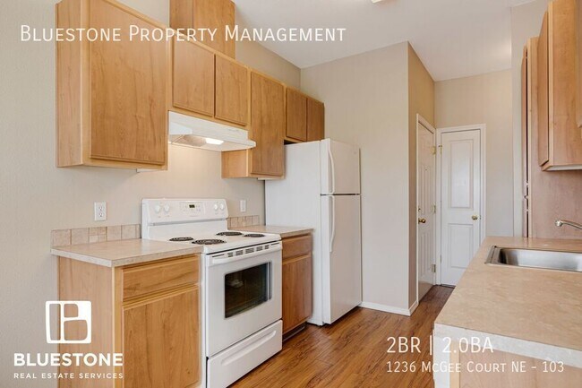 Foto del edificio - 1236 Mcgee Ct NE