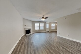 Building Photo - 17303 Davenway Dr