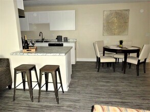 Building Photo - Saratoga Apartments - STA