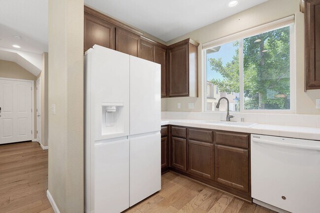 Building Photo - Beautiful East Davis Home