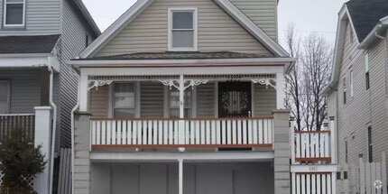 Building Photo - 2427 W Lapham St