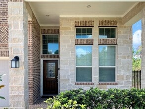 Building Photo - 197 Bloomhill Pl