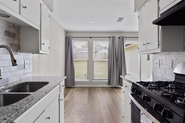 Foto del edificio - 701 Ramble Ln