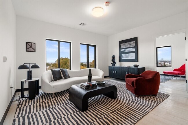 Building Photo - 600 Broadway