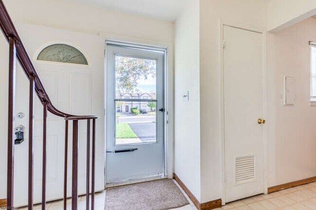 Foto del edificio - 114 Redbud Rd