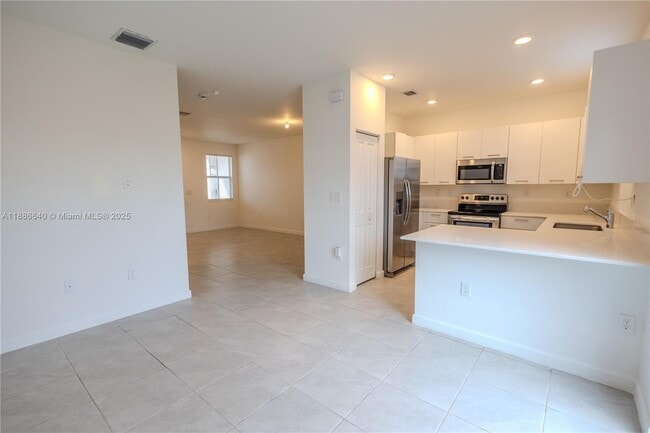 Foto del edificio - 12581 NW 23rd Pl